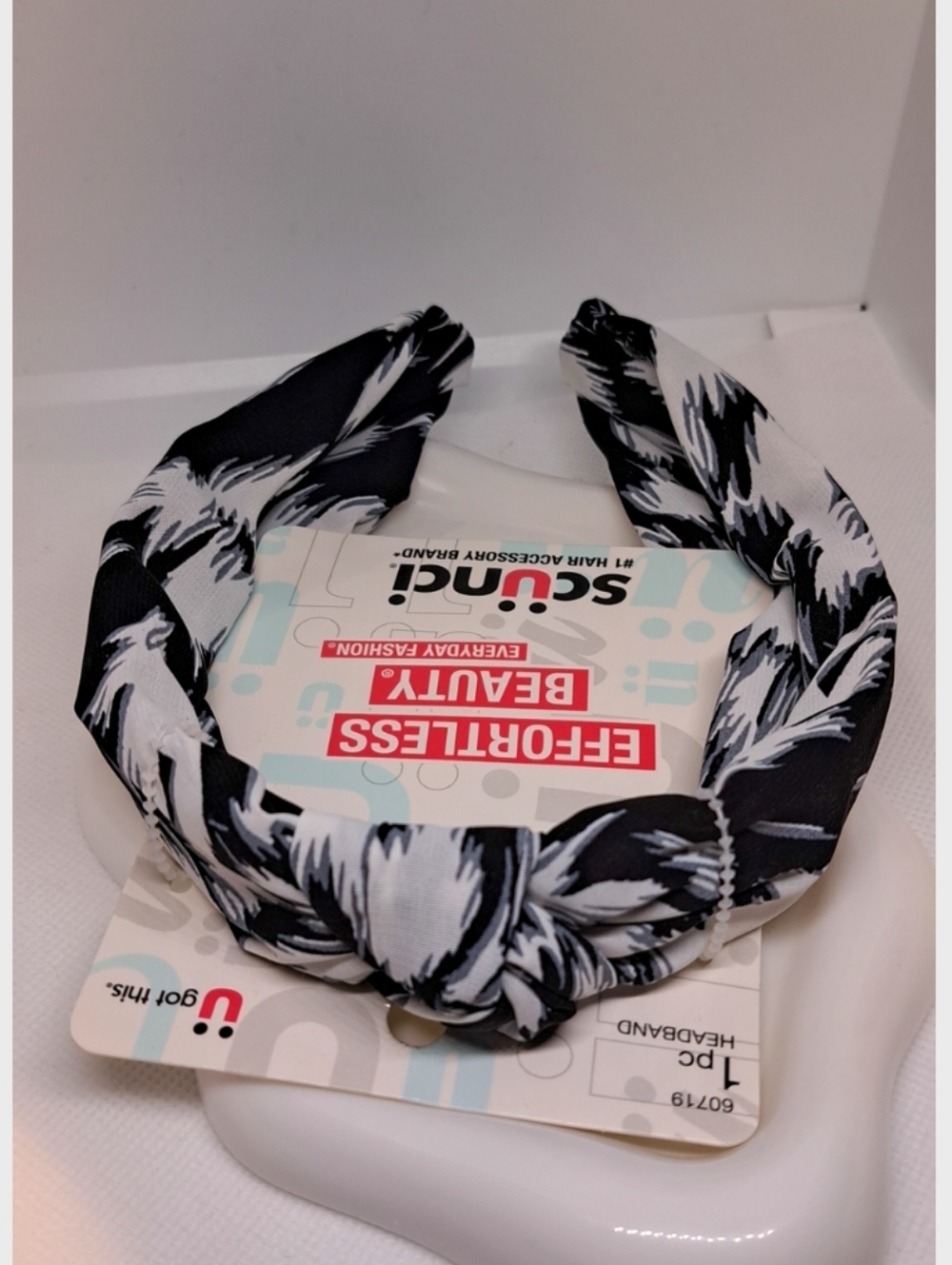 scunci Black and WhiteTwist Knot Headband New Boho 70s Retro Classic